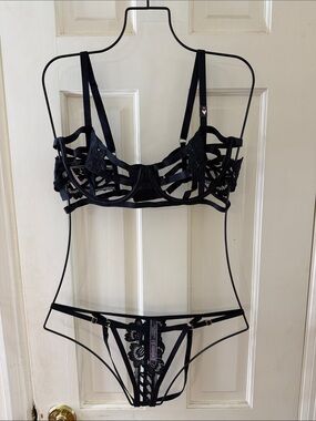 Victoria's Secret Black Strappy Lace Underwire Bra & Open Back Panty Set